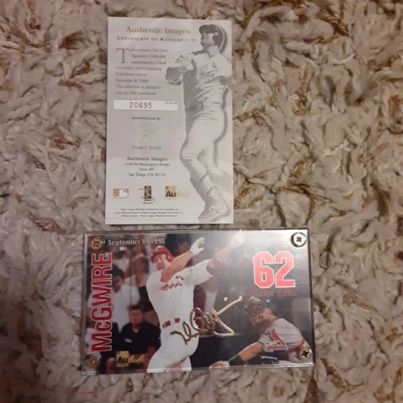 authentic images Other - Baseball card